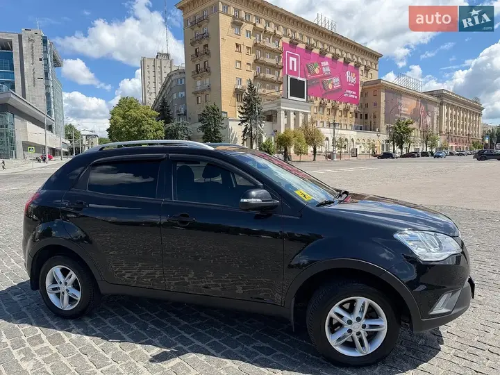 KG Mobility Korando 2013 photo 3