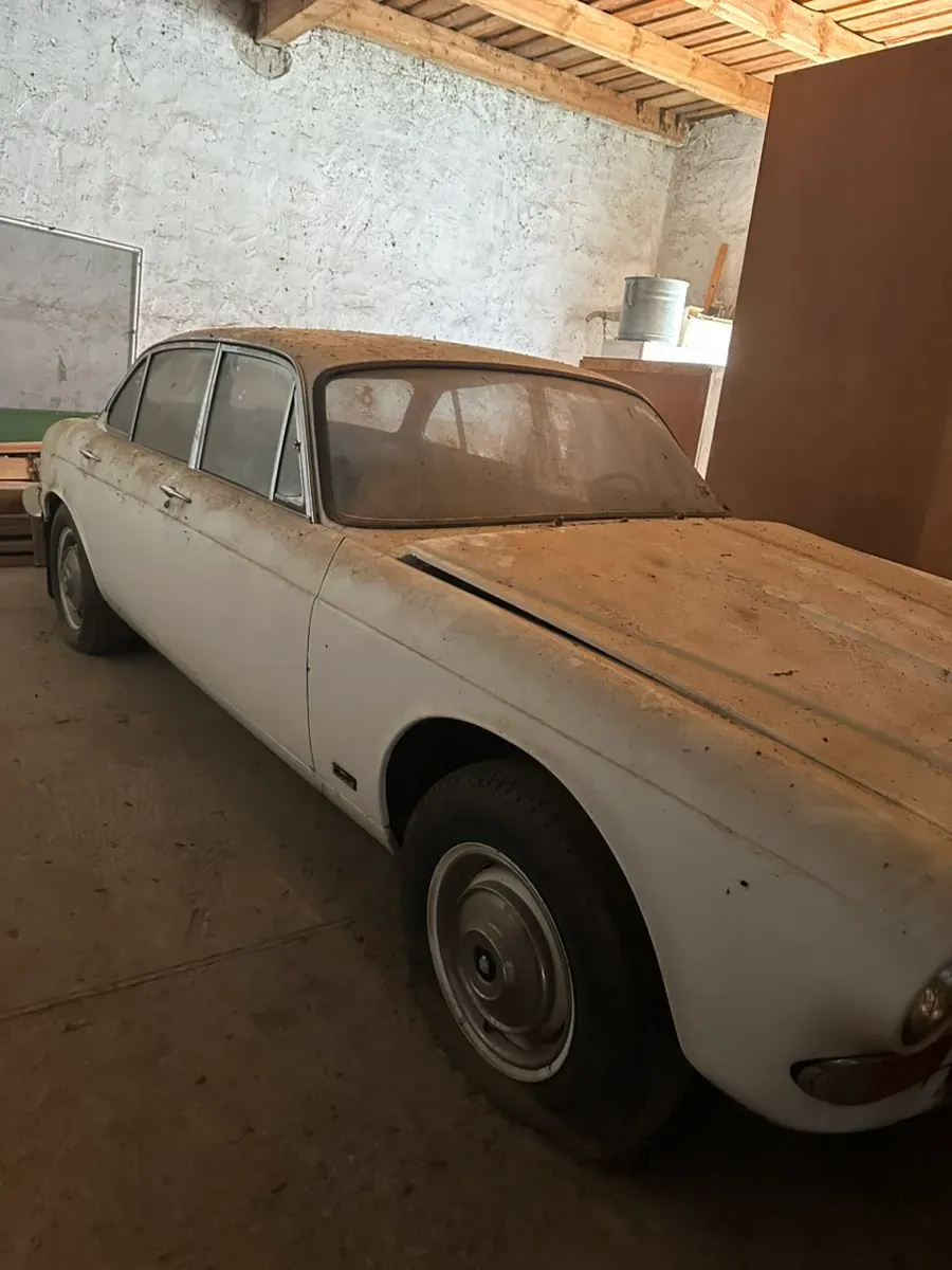 Jaguar Xj6 1971 photo 3
