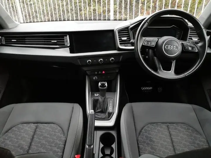 Audi A1 2024 photo 3