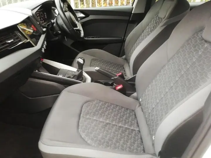 Audi A1 2024 photo 5