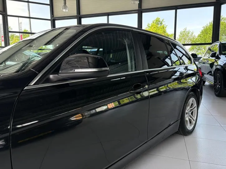 BMW 3 Series 2016 photo 3