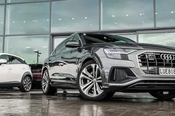 Audi Q8 2018 photo 5