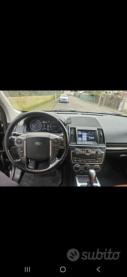 Land Rover Freelander 2012 photo 4