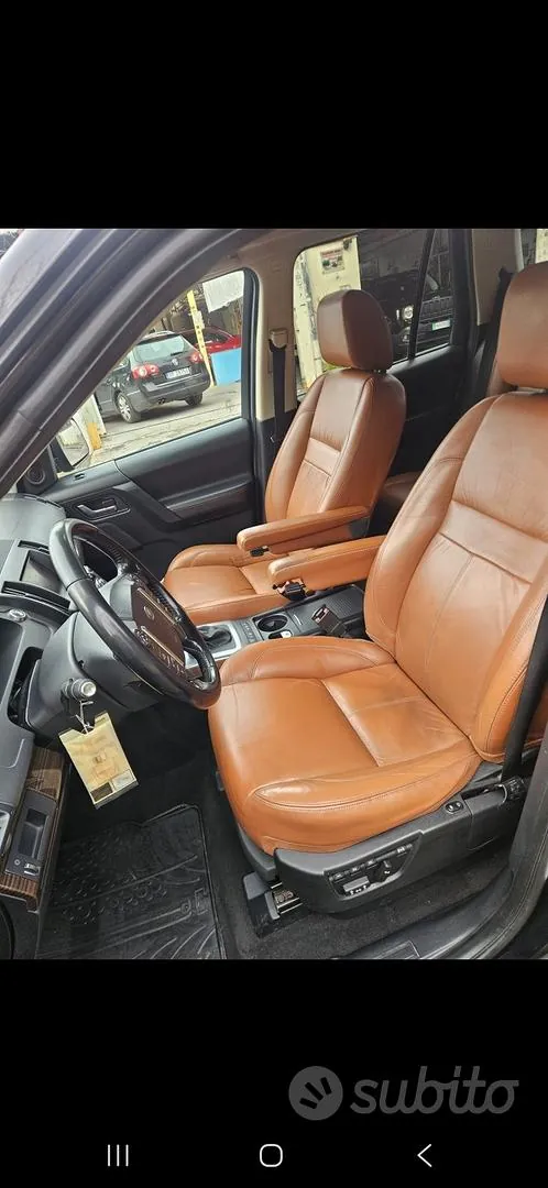 Land Rover Freelander 2012 photo 5