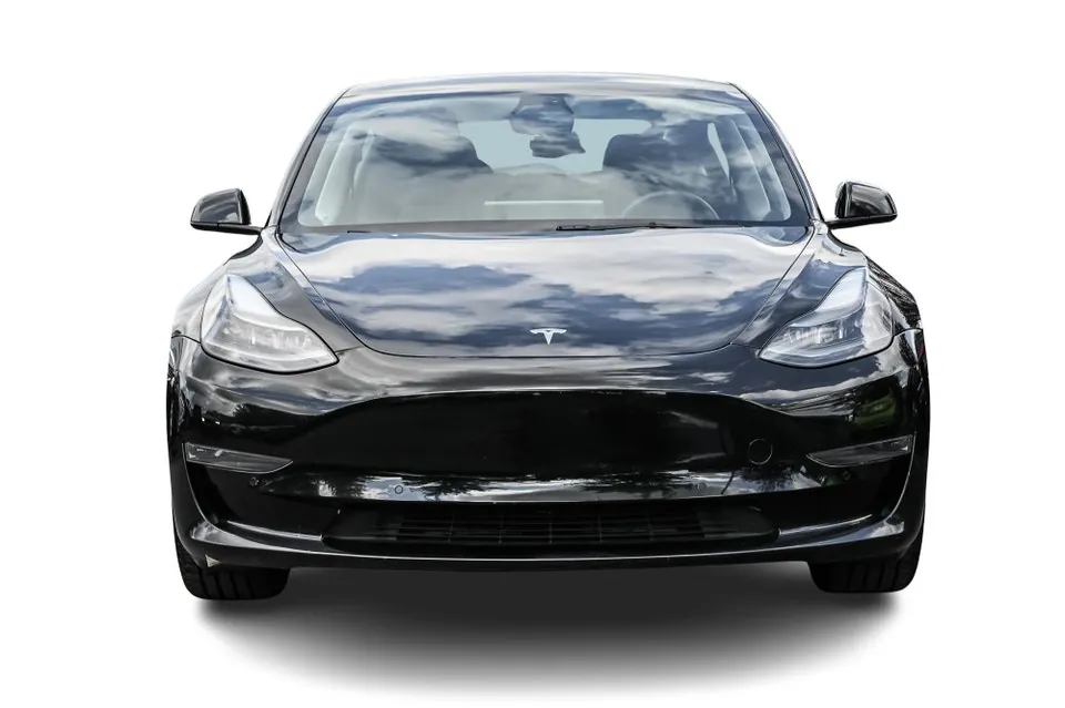 Tesla Model 3 2022 photo 2