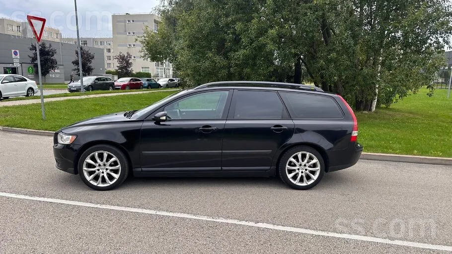 Volvo V50 2005 photo 2