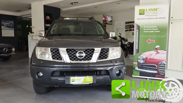 Nissan Navara 2005 photo 2