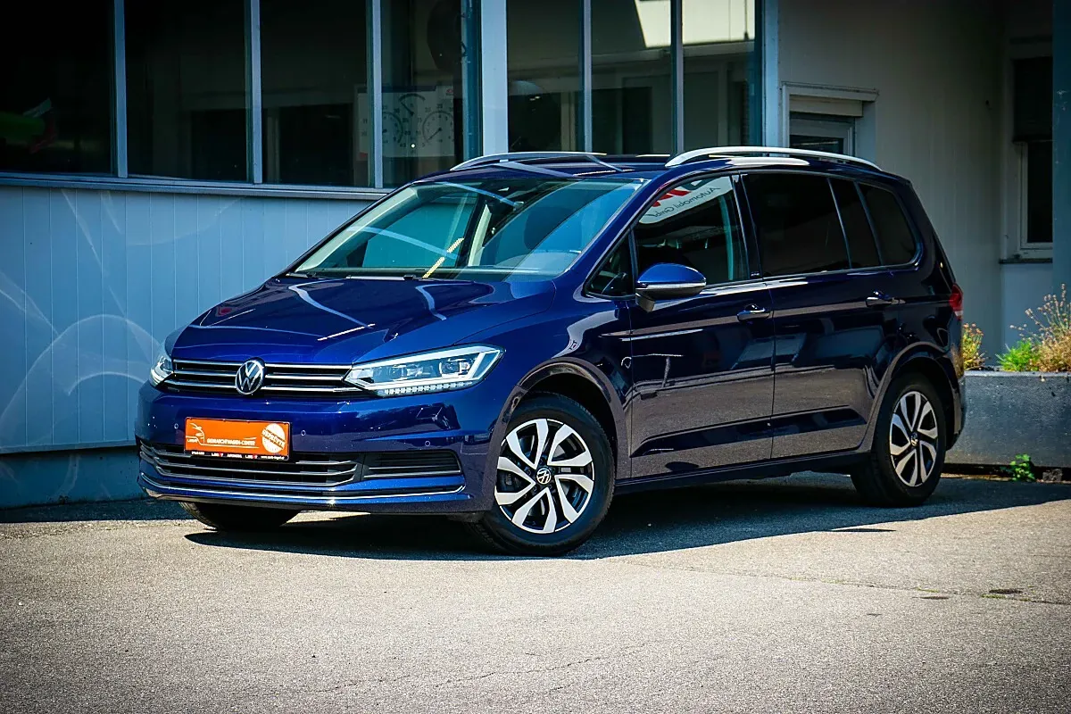 Volkswagen Touran 2021 photo 2