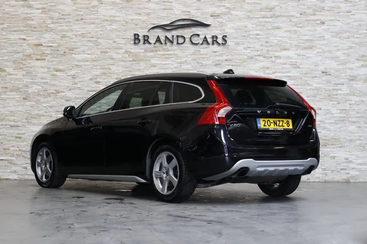 Volvo V60 2011 photo 2