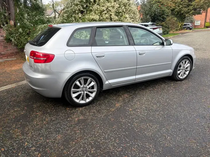 Audi A3 2012 photo 2