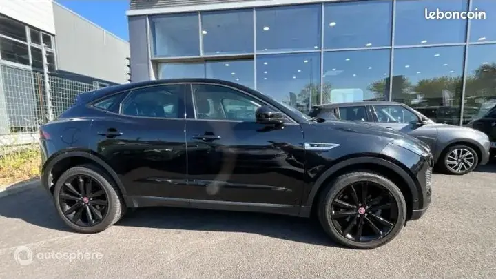 Jaguar E-Pace 2018 photo 4
