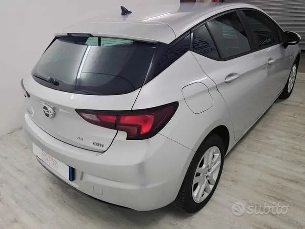 Opel Astra 2017 photo 3