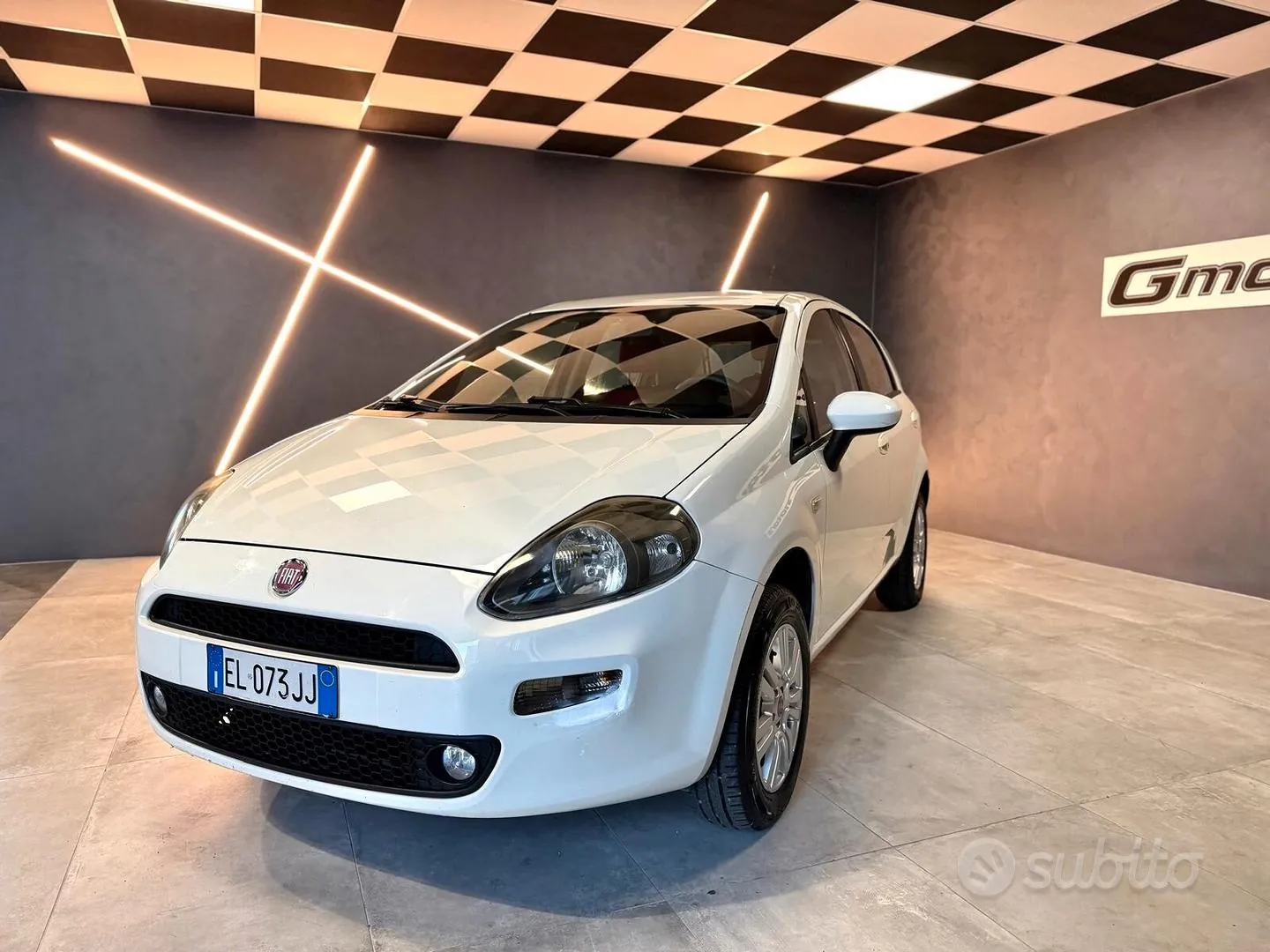 Fiat Grande Punto 2012 photo 2