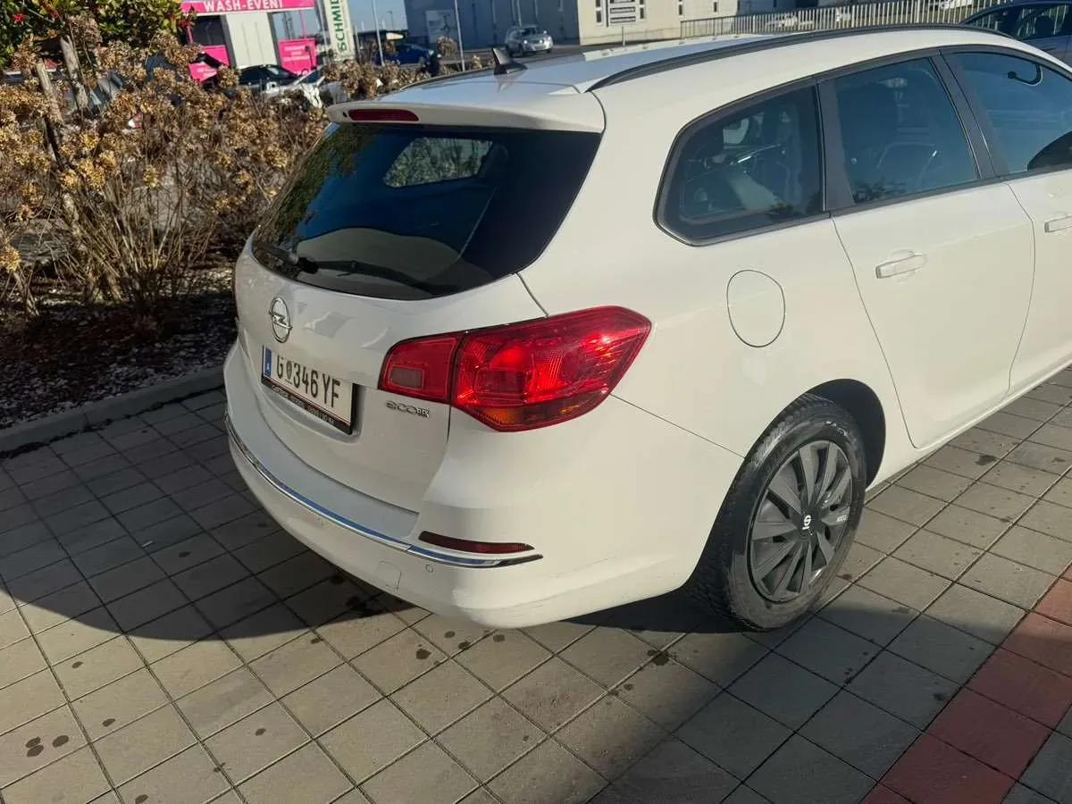 Opel Astra 2014 photo 3
