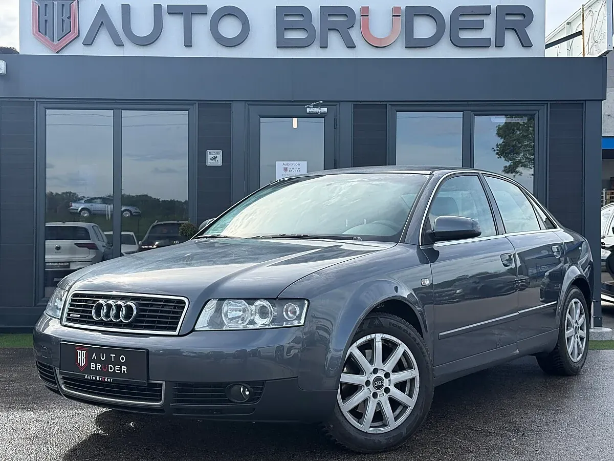 Audi A4 2003 photo 2