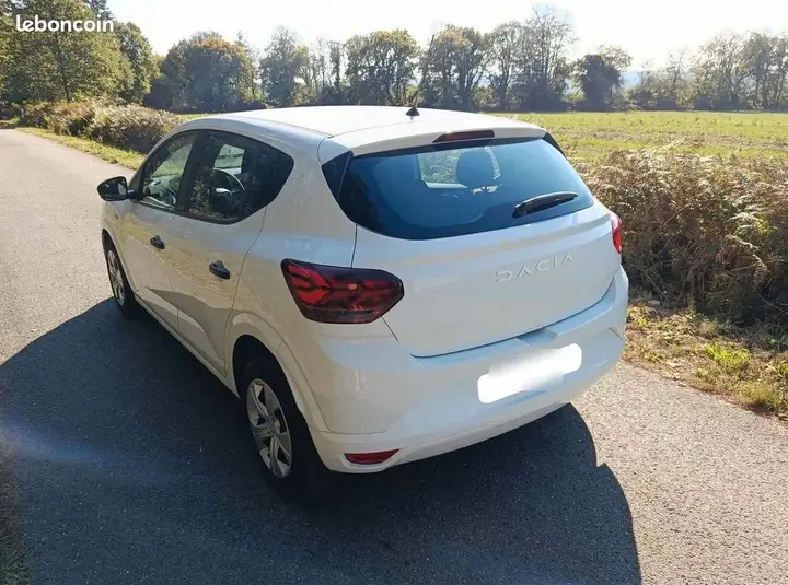 Dacia Sandero 2022 photo 2