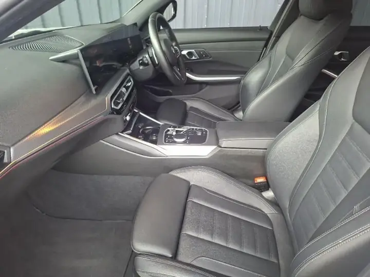 BMW 3 Series 2024 photo 5