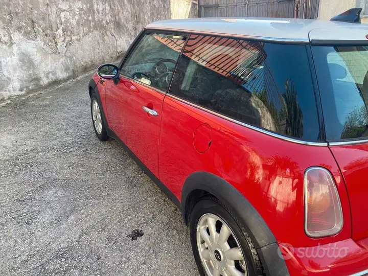 Mini One 2004 photo 3