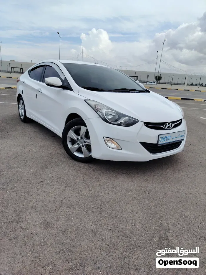 Hyundai Elantra 2013 photo 2