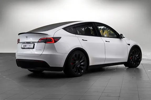 Tesla Model Y 2024 photo 5