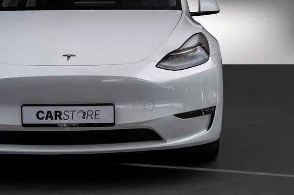 Tesla Model Y 2024 photo 4
