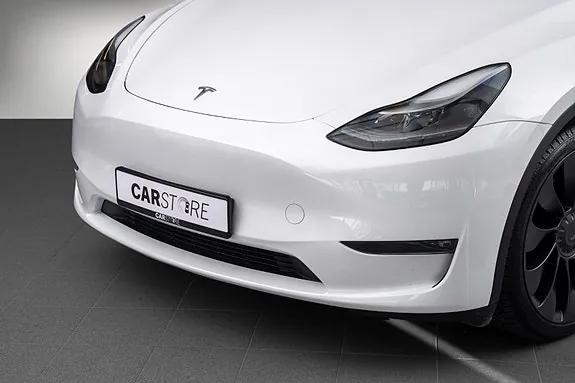 Tesla Model Y 2024 photo 2