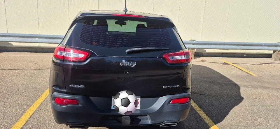 Jeep Cherokee 2015 photo 2