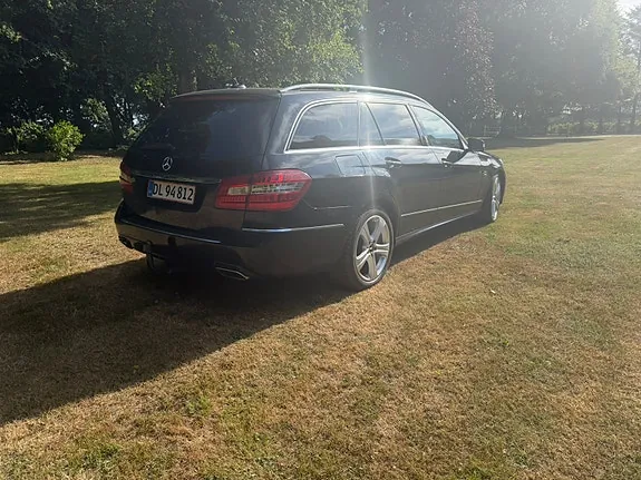 Mercedes-Benz E-Class 2011 photo 3