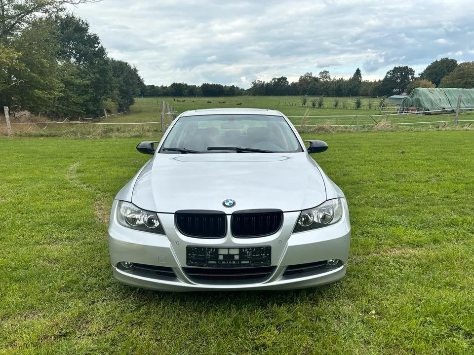 BMW 325I E90