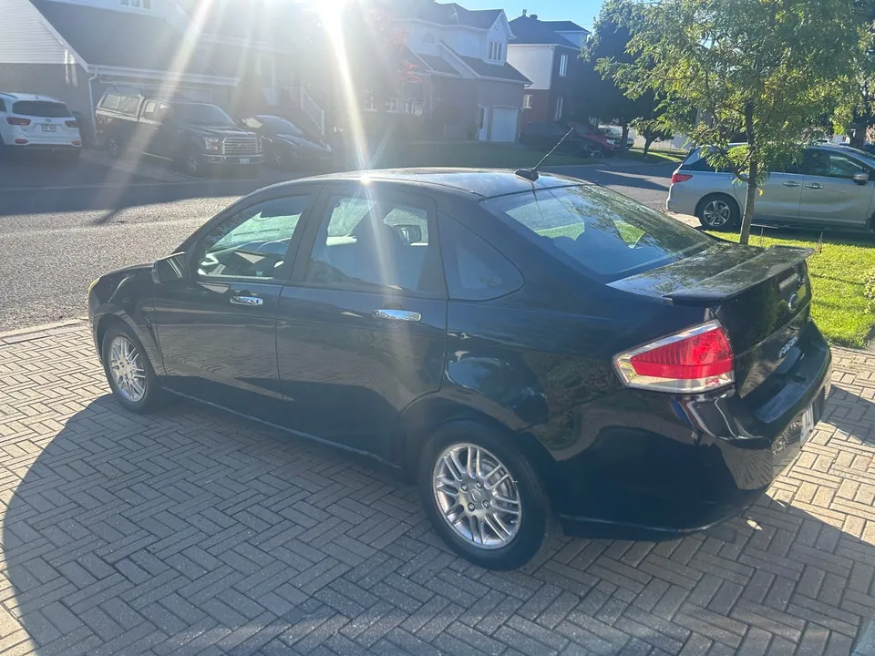 Ford Focus 2011 photo 3