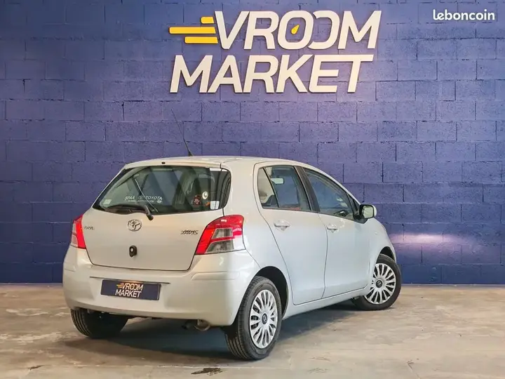 Toyota Yaris 2011 photo 3