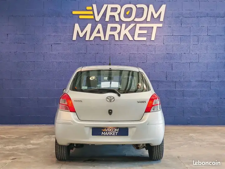 Toyota Yaris 2011 photo 4