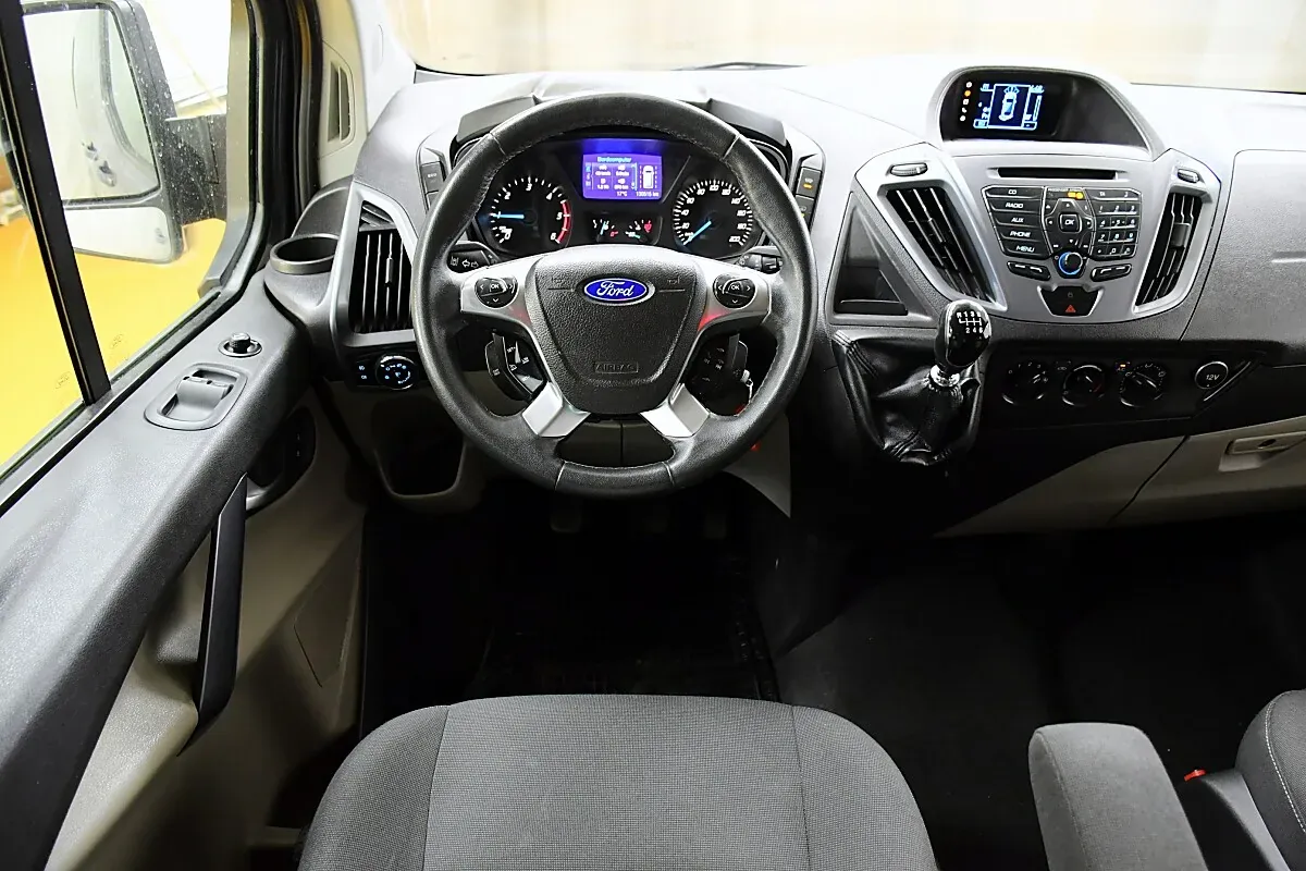 Ford Tourneo Custom 2013 photo 2