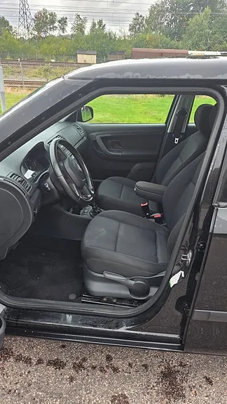 Skoda Fabia 2011 photo 5