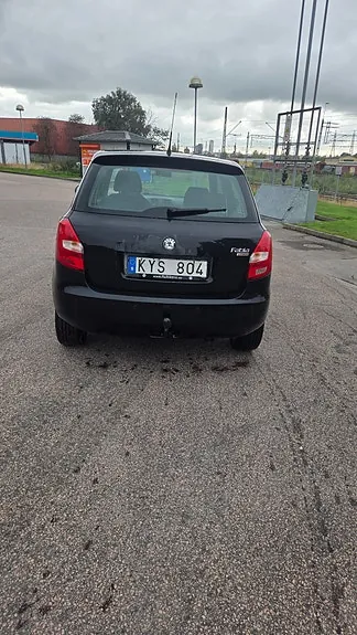 Skoda Fabia 2011 photo 2