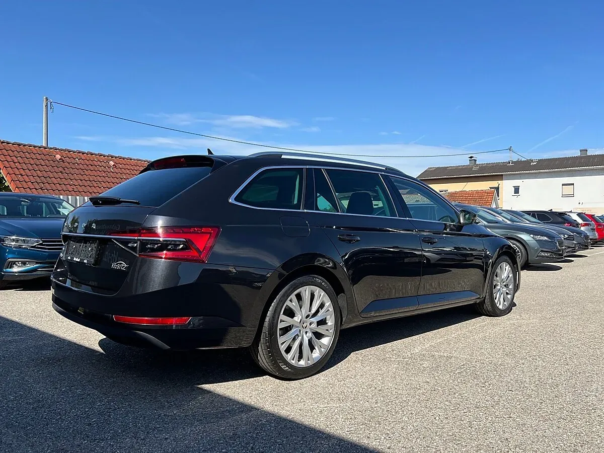 Skoda Superb 2022 photo 3