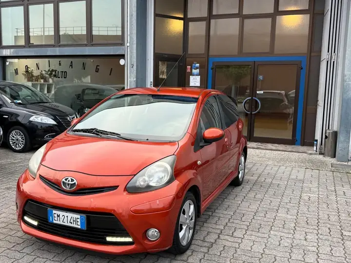 Toyota Aygo 2012 photo 3