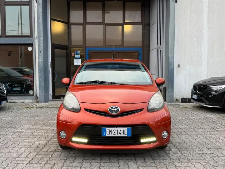Toyota Aygo 2012 photo 2