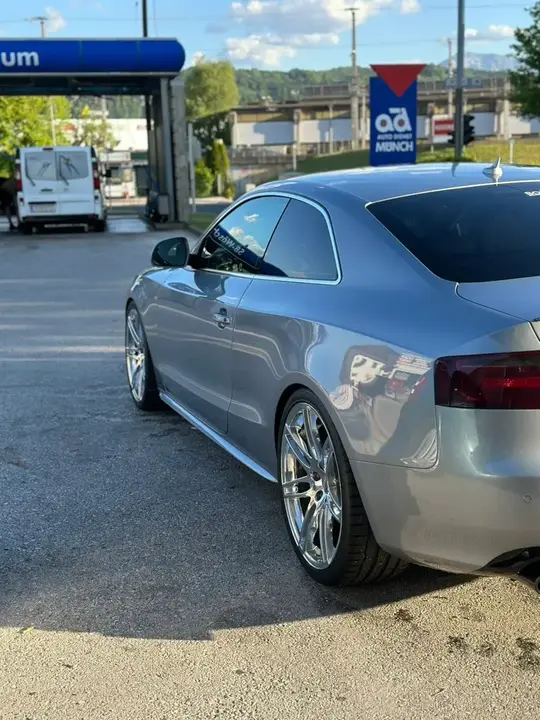 Audi A5 2009 photo 3