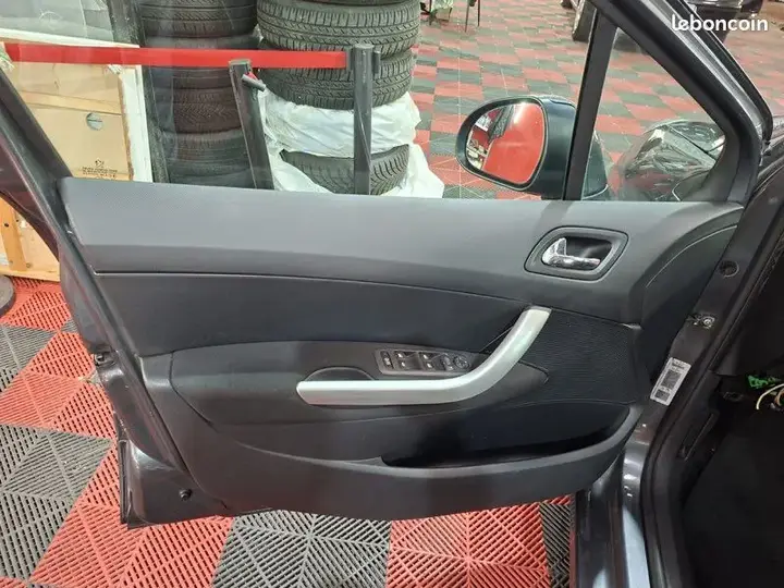 Peugeot 308 2008 photo 3