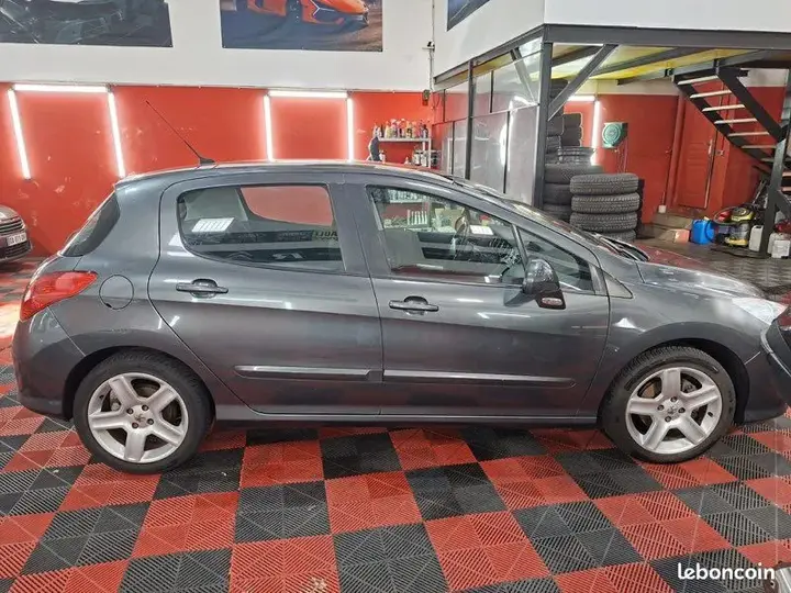 Peugeot 308 2008 photo 4