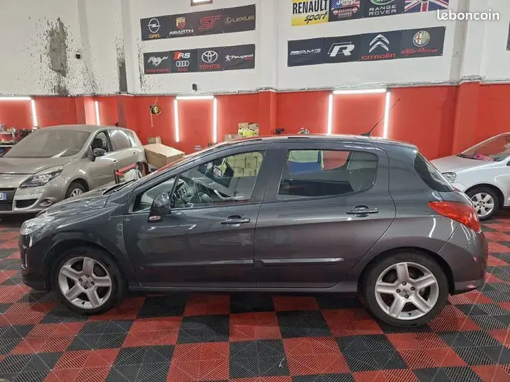 Peugeot 308 2008 photo 2