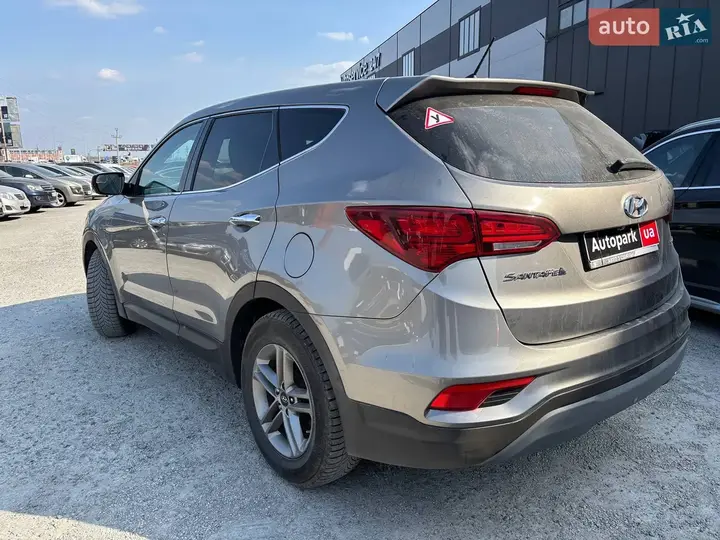 Hyundai Santa Fe 2017 photo 3