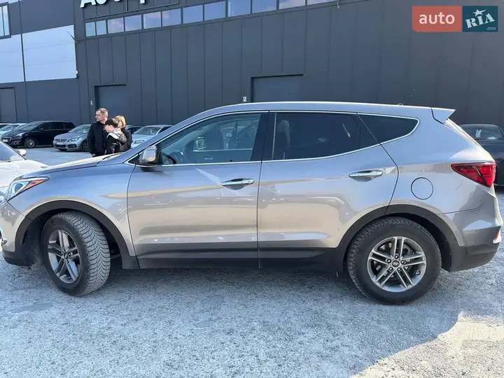 Hyundai Santa Fe 2017 photo 2