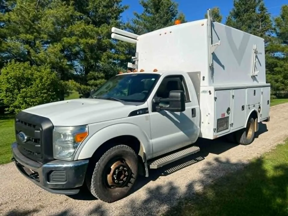 Ford F350 2012 photo 2