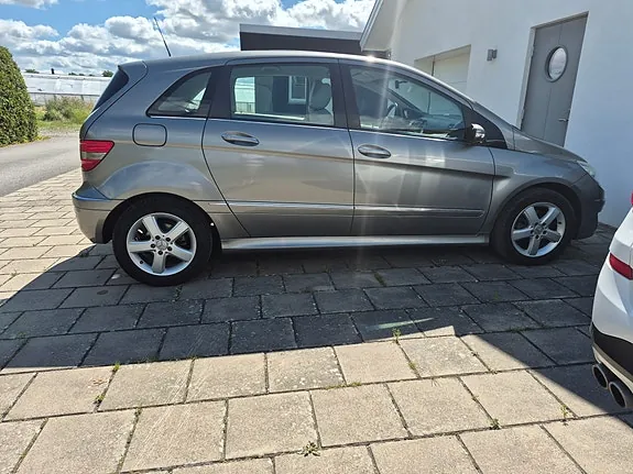 Mercedes-Benz B200 2007 photo 2