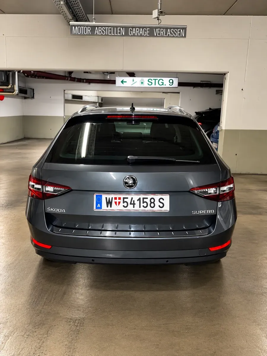 Skoda Superb 2019 photo 3