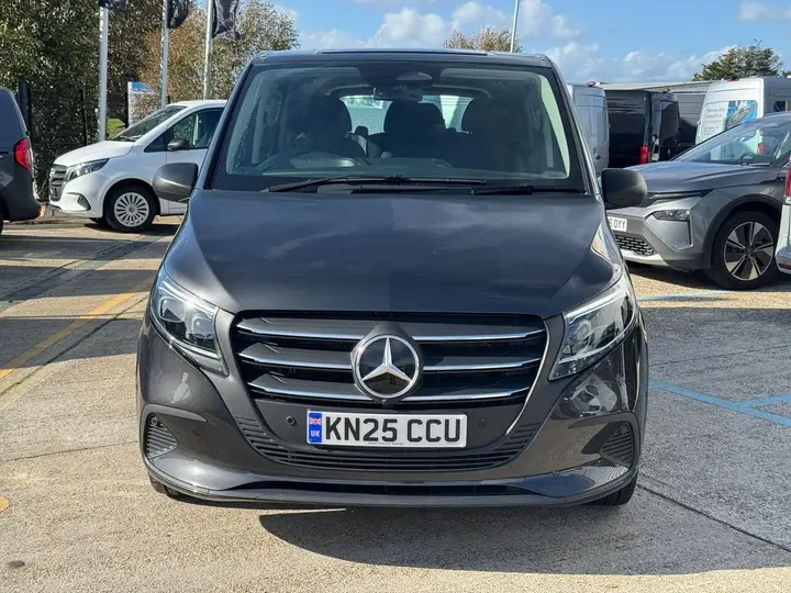 Mercedes-Benz Vito 2025 photo 2