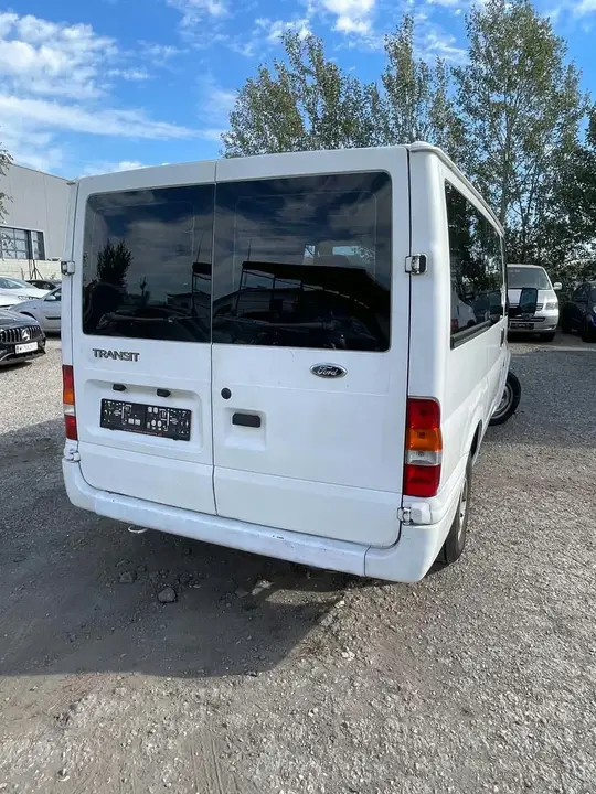 Ford Transit 2004 photo 2
