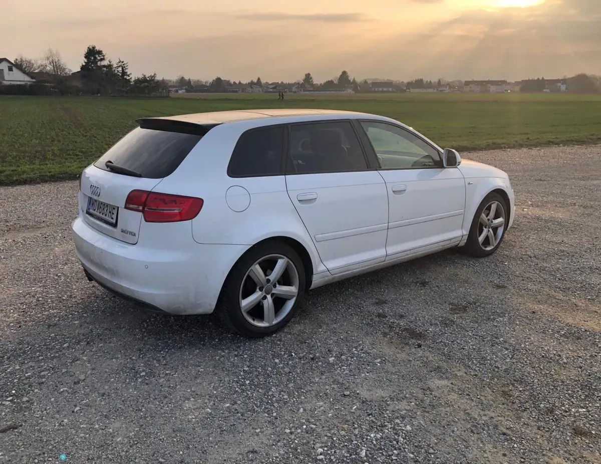 Audi A3 2009 photo 2
